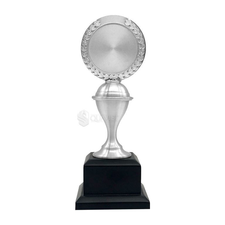 Cúp golf Pewter – Cổ điển và sang trọng kiểu Anh