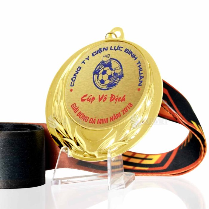 Mẫu huy chương bóng đá bằng kim loại