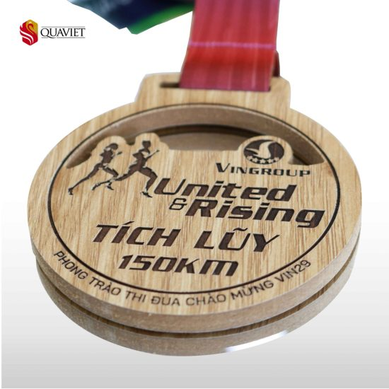 mẫu huy chương chạy bộ bằng gỗ